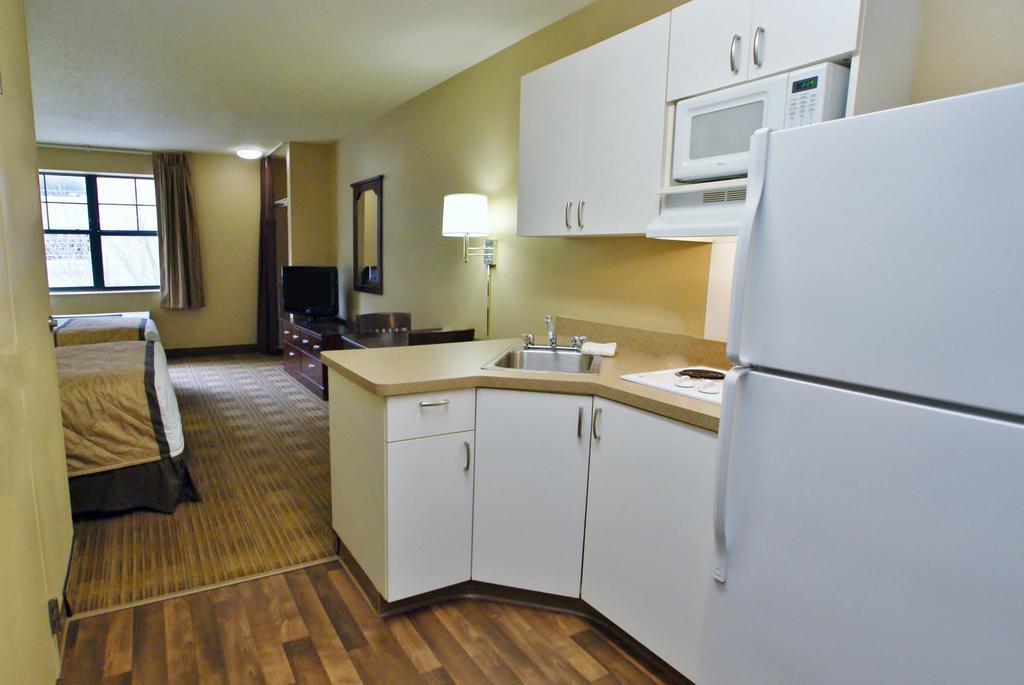 Extended Stay America Select Suites - Detroit - Roseville Exteriör bild